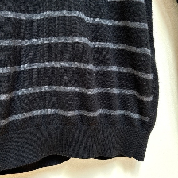 Nike Merino Wool Golf Performance Sweater Black Grey Stripe, Size Medium - Picture 7 of 11